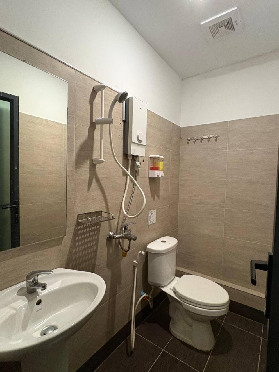 Hostel Fuji Phnom Penh Ngoại thất bức ảnh