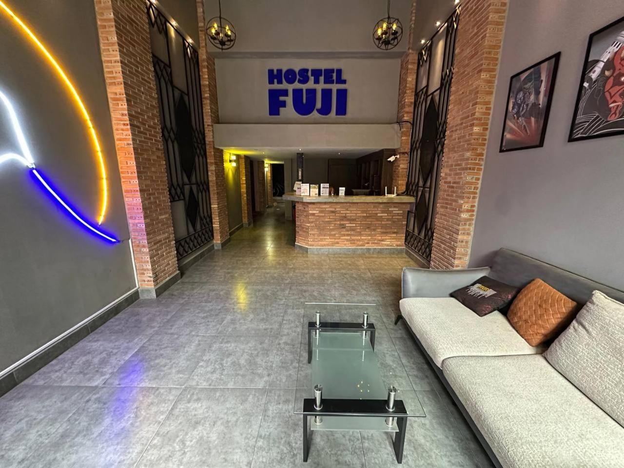 Hostel Fuji Phnom Penh Ngoại thất bức ảnh